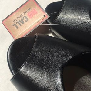 Open Toed Flats (Black)